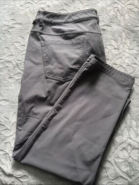 lululemon athletica Men's Light Grey Straight-Leg Chinos 40 x 28